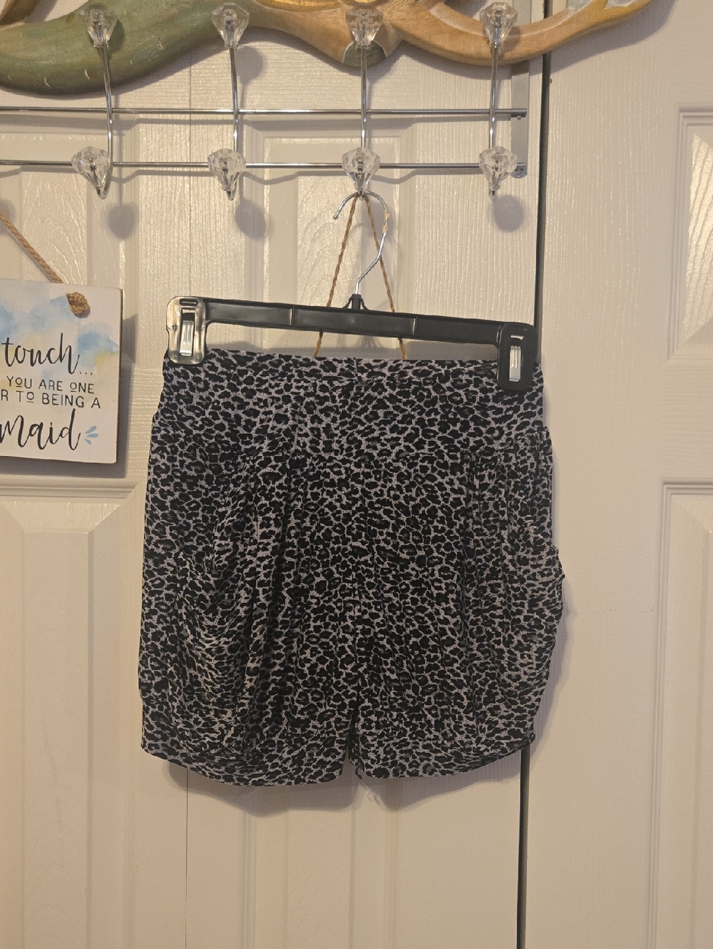 High-Waist Women’s Leopard Print Shorts — Black/Grey